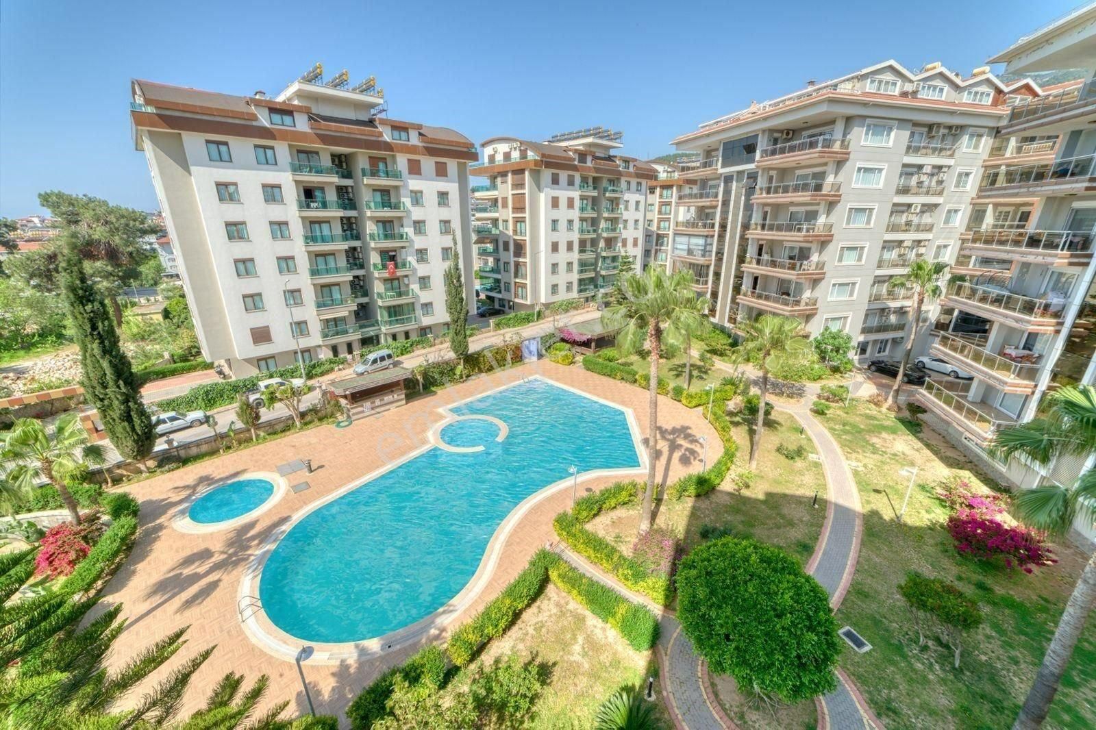 Alanya Oba 3+1 Ayrı Mutfak Site İçerisinde Lüks Kompleks Satılık Daire