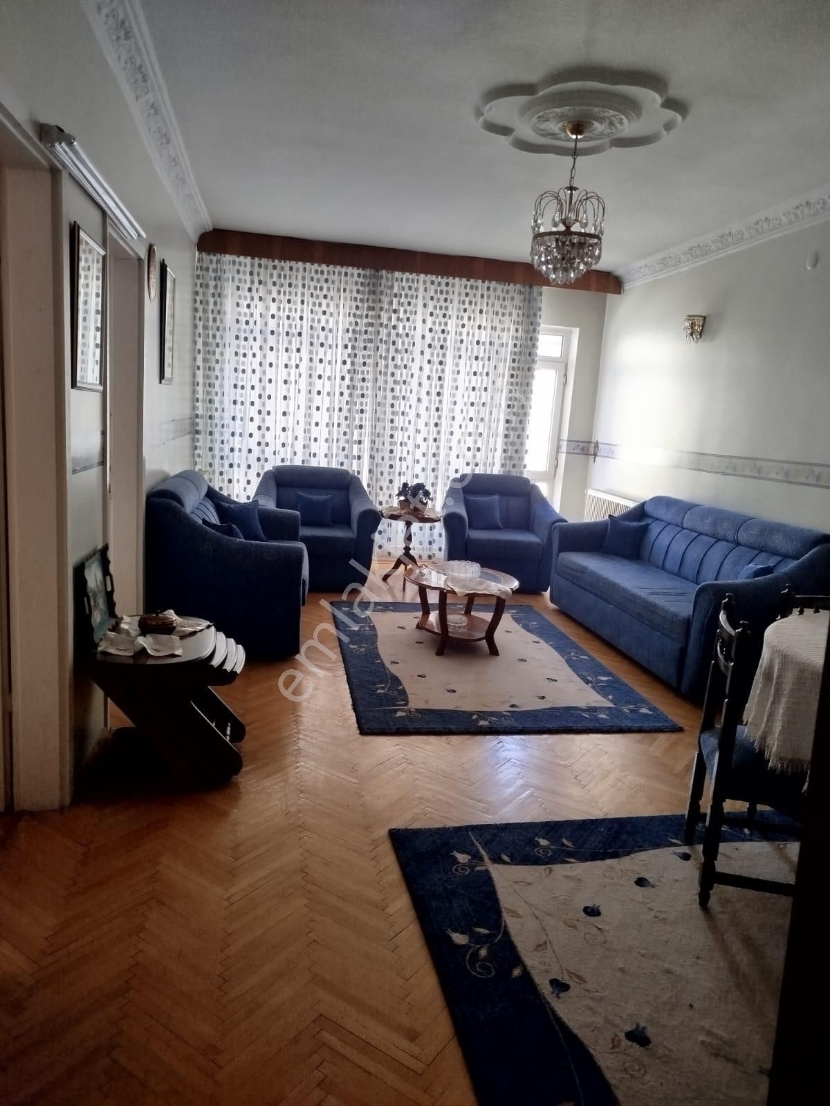 Saimekadın'da Eşyalı 115m2 3+1 Çift Balkon 2. Kat Güneydoğu Cephe Kombili Satılık Daire