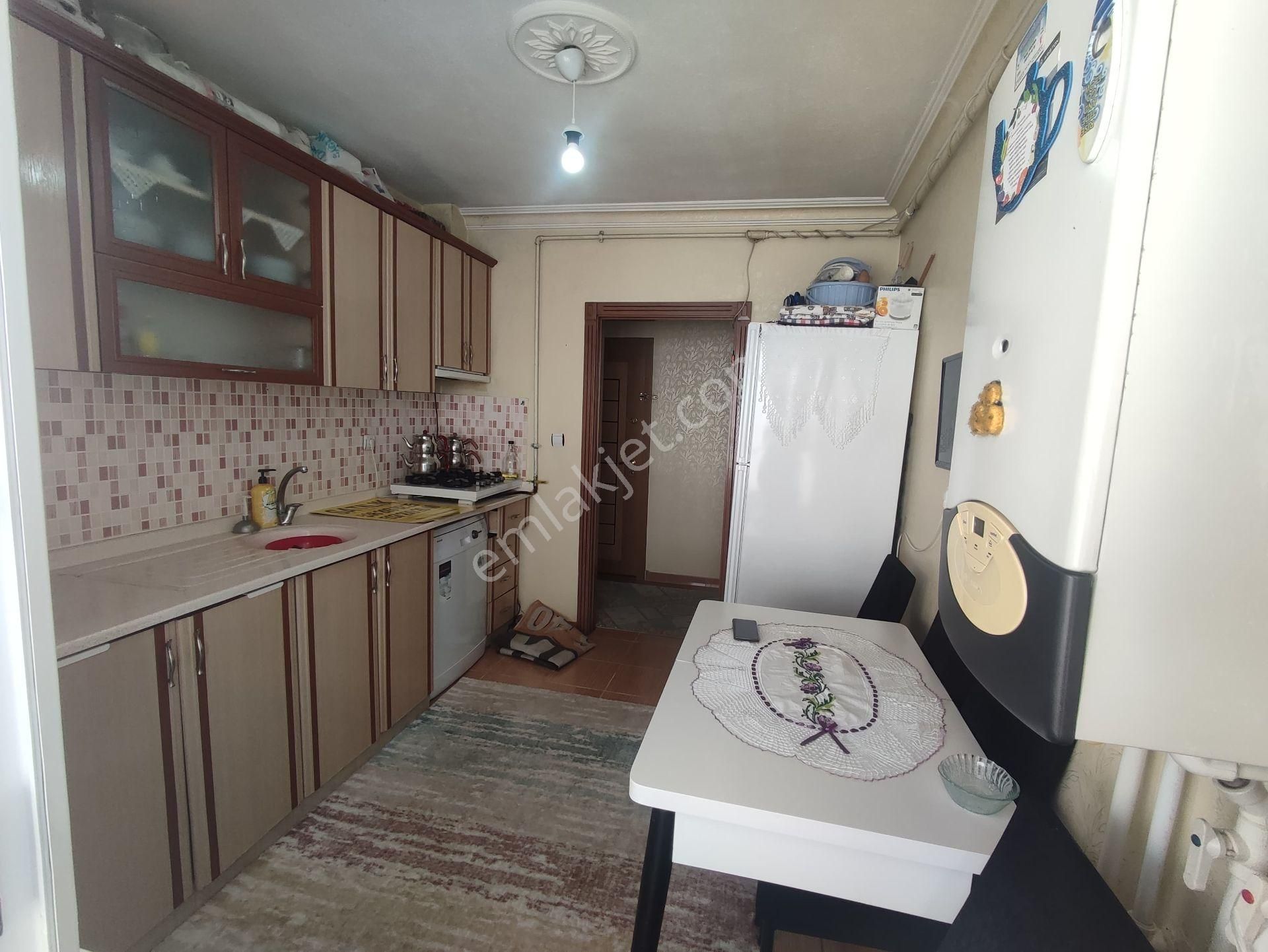 Yılmaz Gayrımenkulden Masrafsız Ara Kat 2+1 Yapılı Satılık Daire