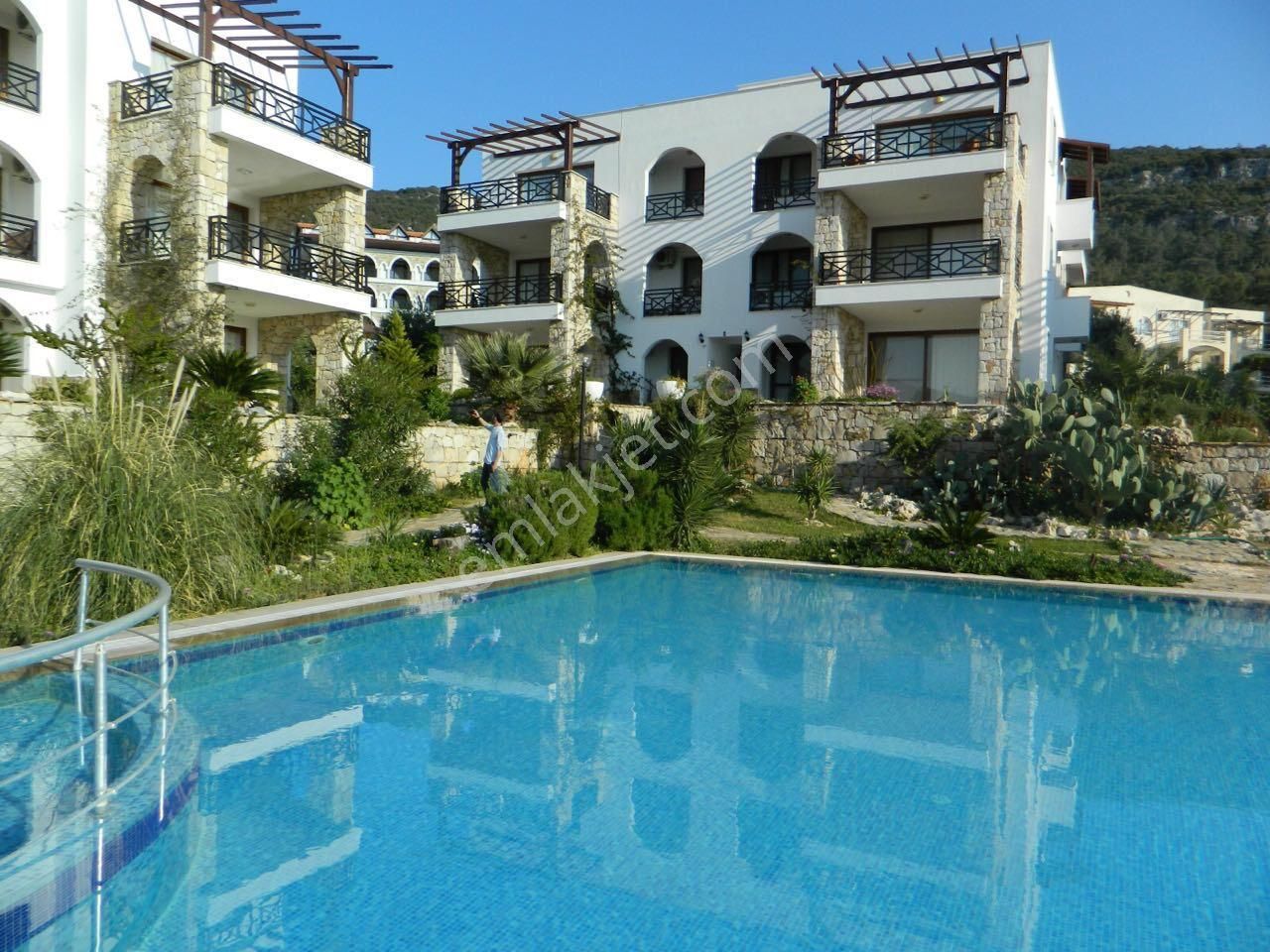 Babil Emlaktan Yıl Boyu Kiralık Deniz Manzaralı Eşyalı 3+1 Daire - Görsel 2