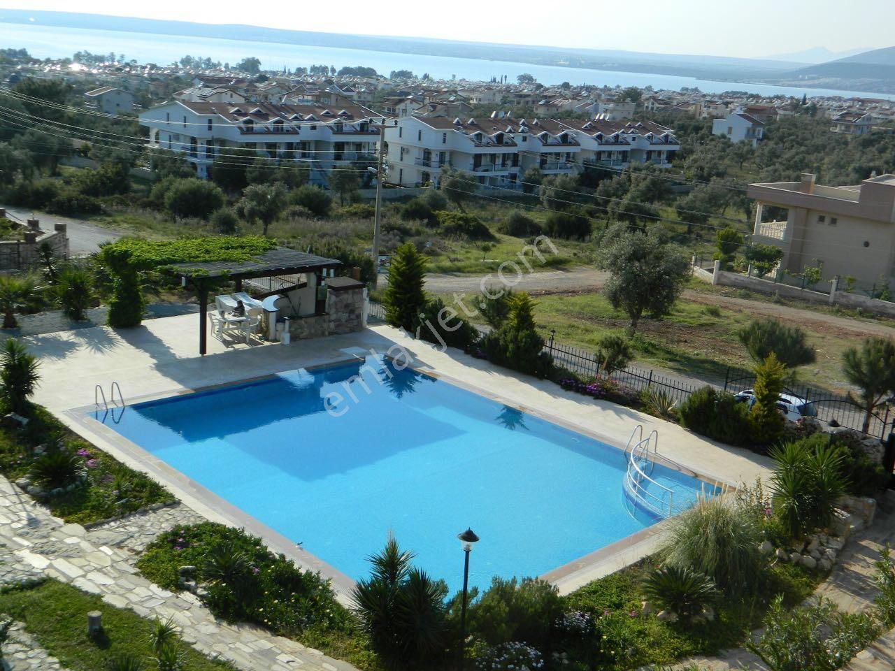 Babil Emlaktan Yıl Boyu Kiralık Deniz Manzaralı Eşyalı 3+1 Daire - Görsel 3
