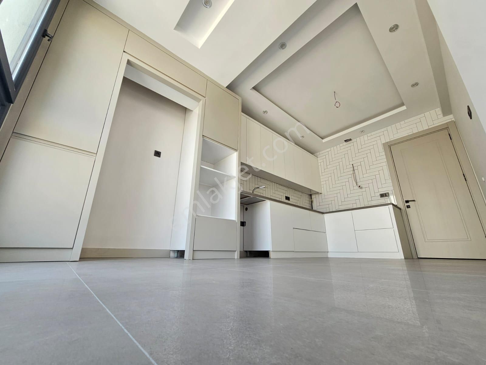 Denizli Şemikler'de 3+1 160 M2 Cadde Üzerinde Lüks Satılık Daireler