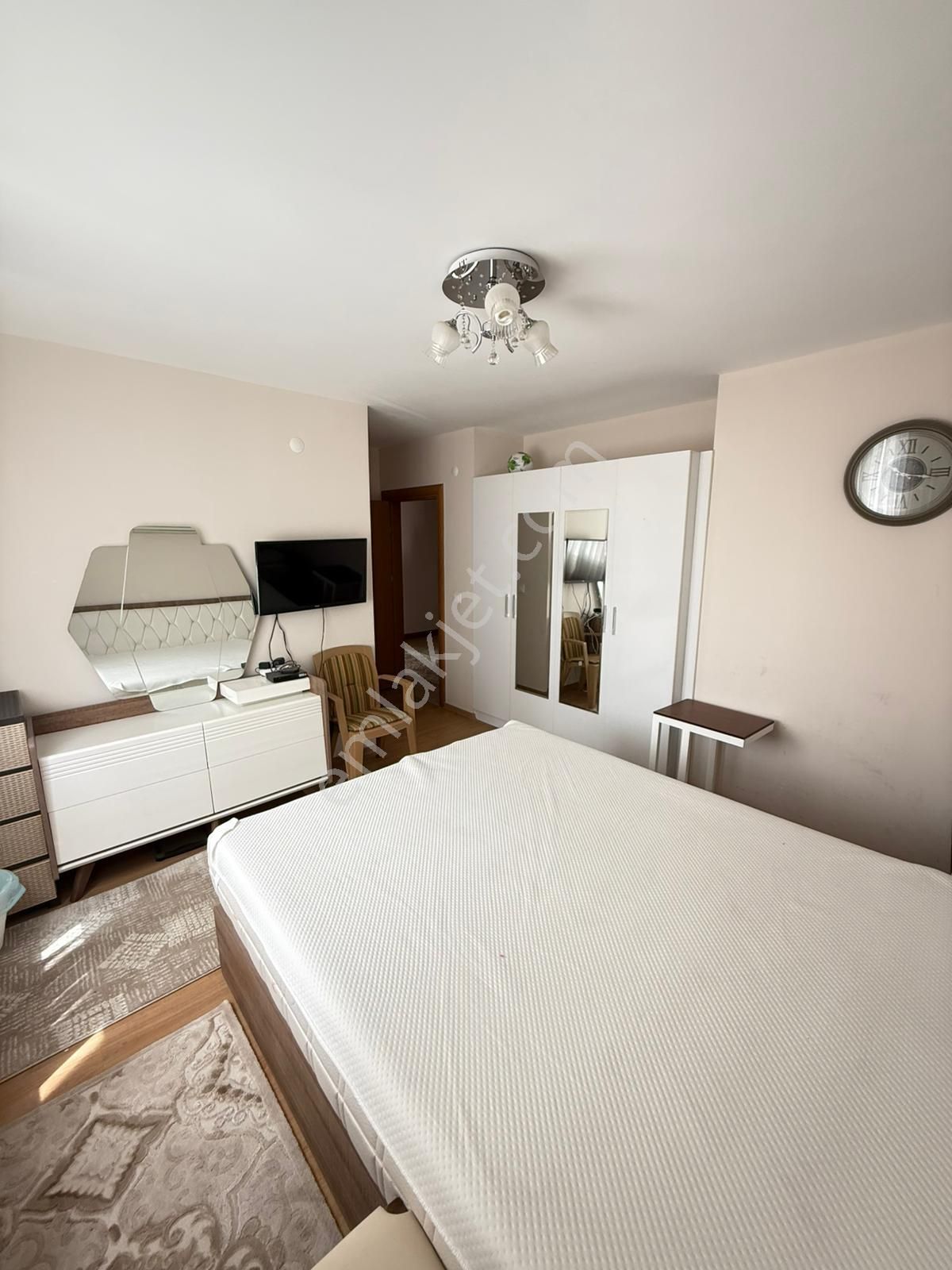 Güvenlikli, Havuzlu Site İçerisinde Full Eşyalı 3+1 Daire - Görsel 18