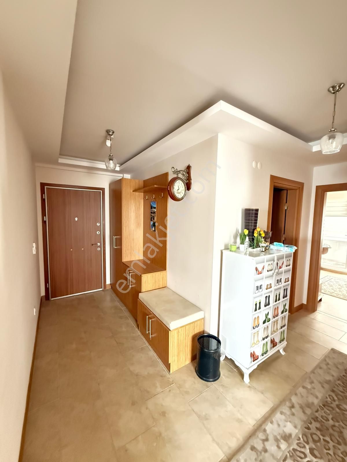 Güvenlikli, Havuzlu Site İçerisinde Full Eşyalı 3+1 Daire