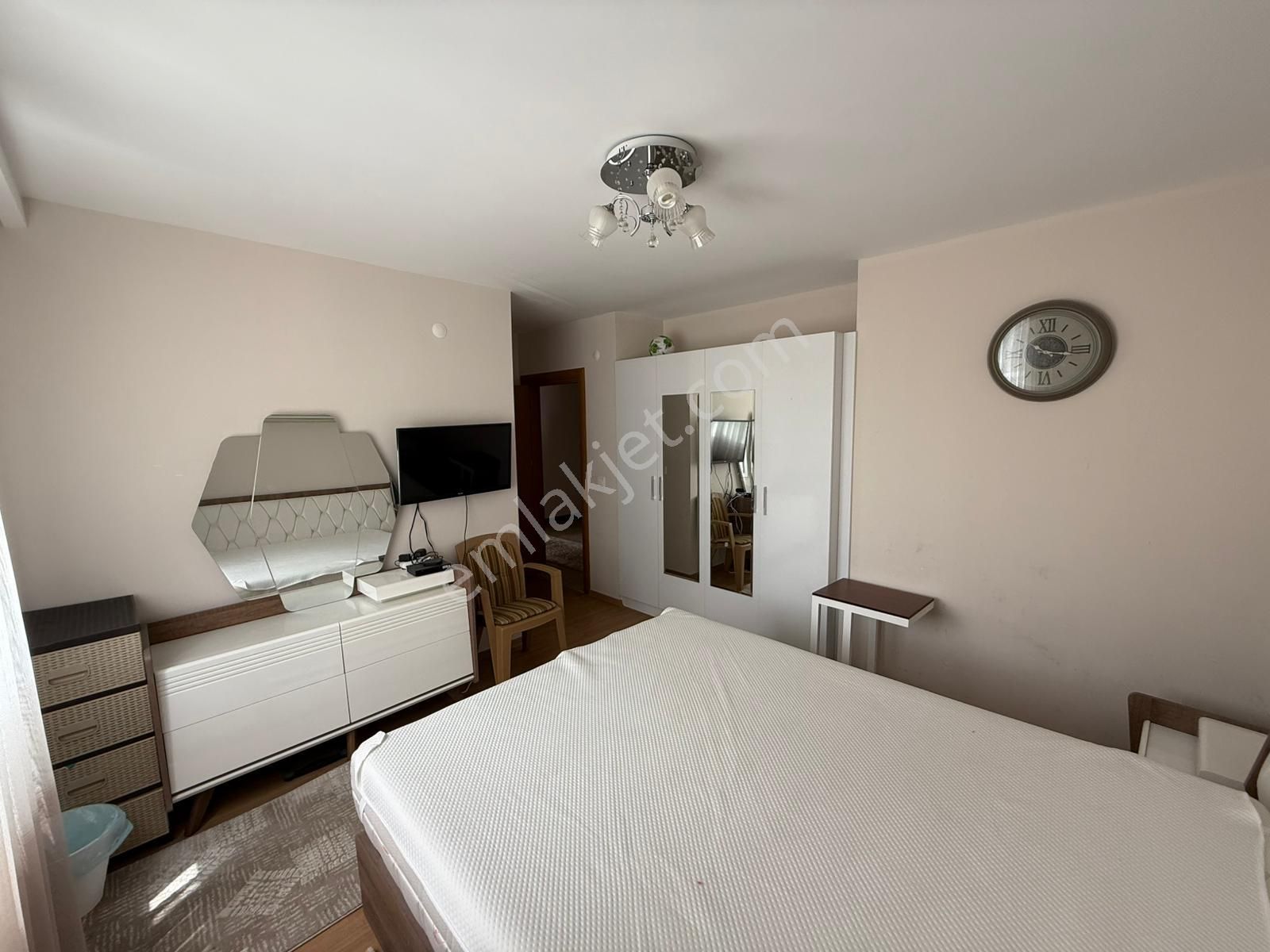 Güvenlikli, Havuzlu Site İçerisinde Full Eşyalı 3+1 Daire - Görsel 14