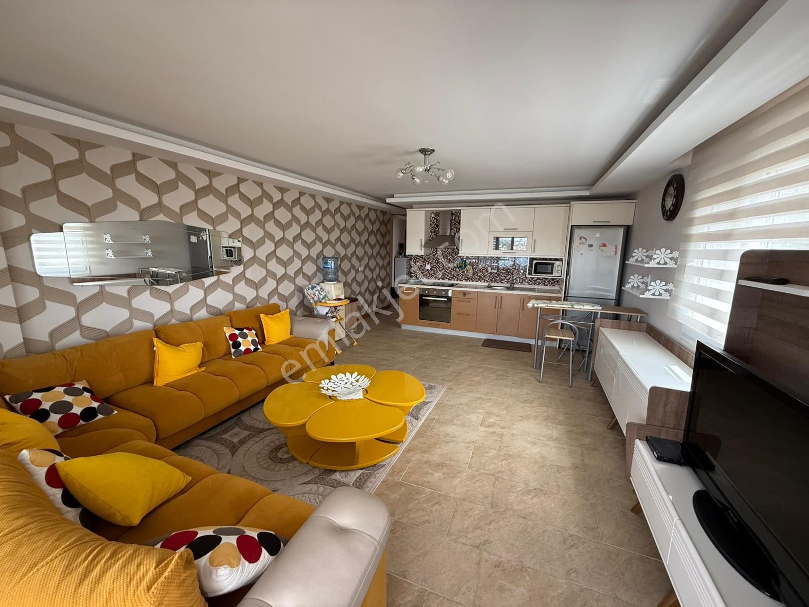 Güvenlikli, Havuzlu Site İçerisinde Full Eşyalı 3+1 Daire