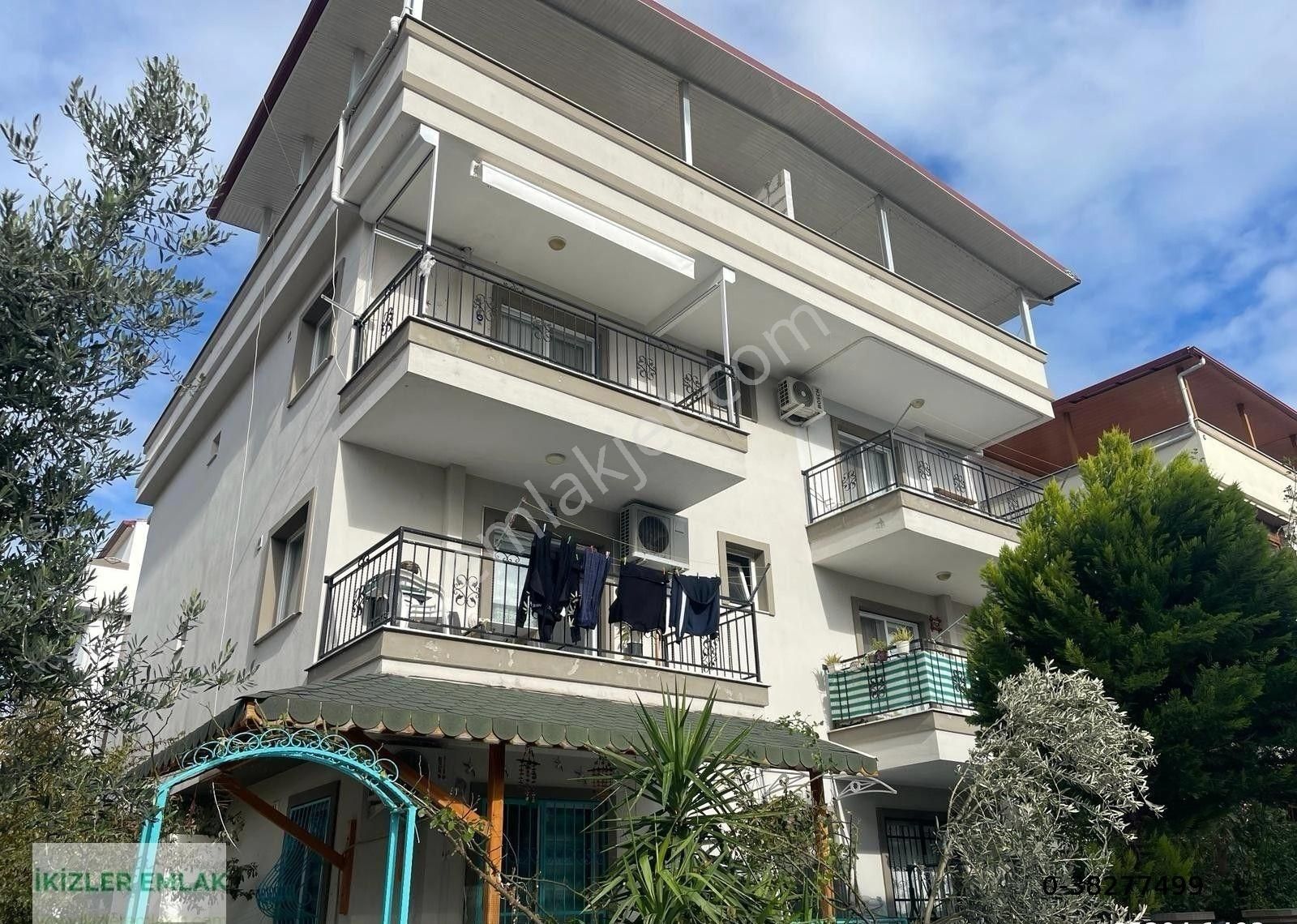 Seferihisar Ürkmez Merkez'de Satılık 2+1 90m2 Daire