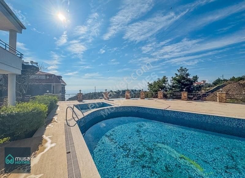 Alanya Bektaş Mah, Site İçi, Müstakil Bahçeli 3+1 Eşyalı Villa