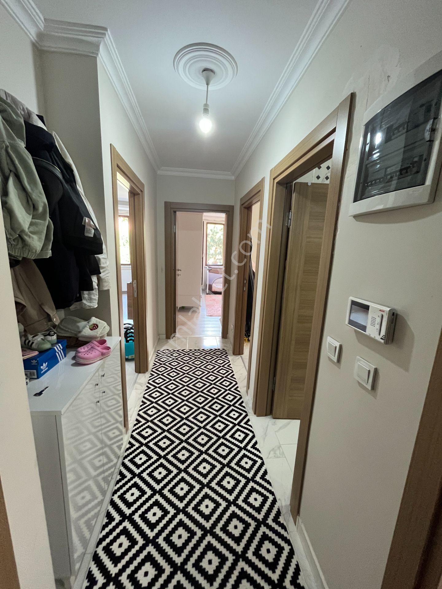 Sancaktepe Emek Mahallesinde 3+1 Lüks Daire 120m2 Kombili 2.kat