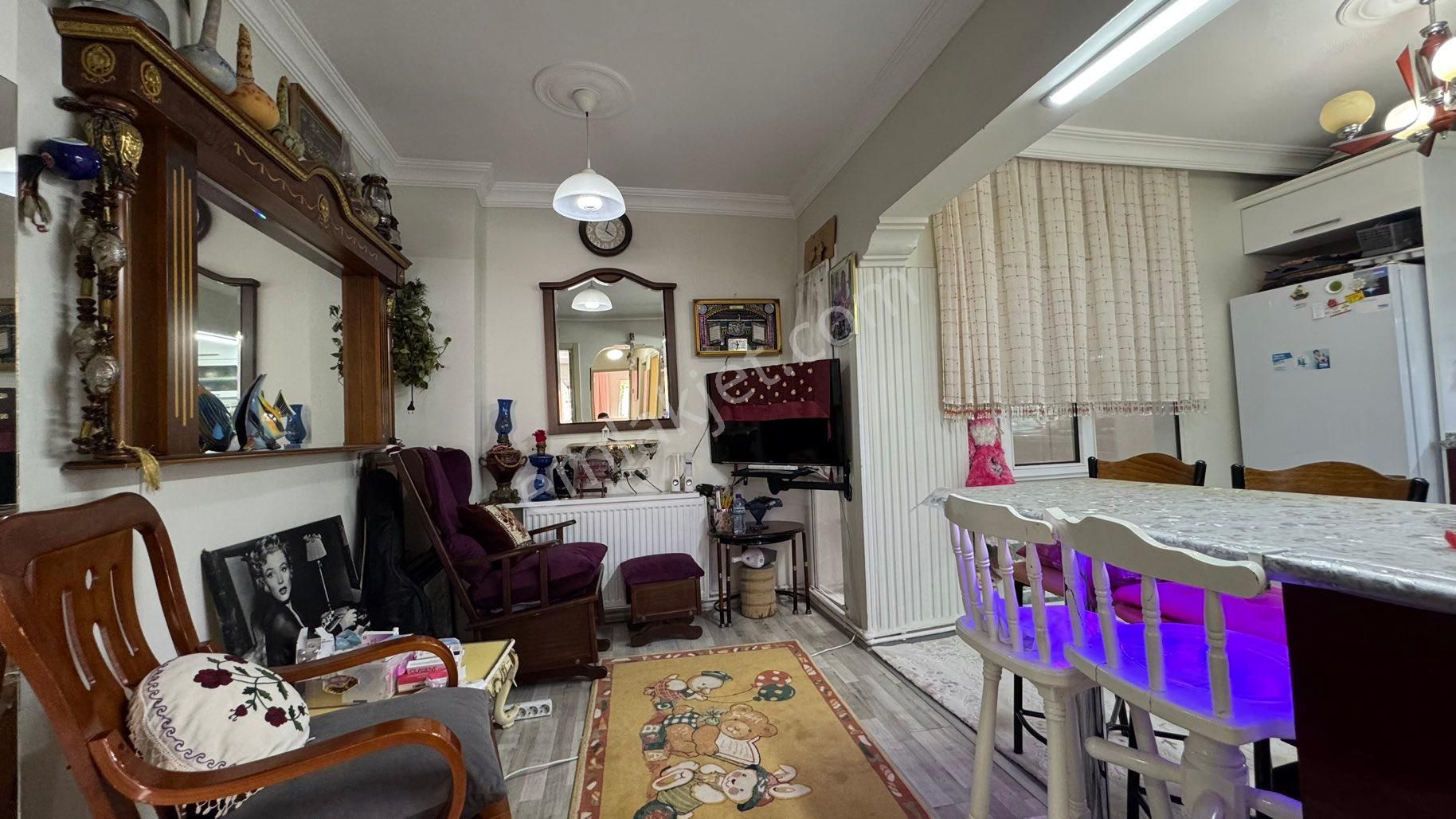 Üçkuyularda 2+1 Açık Otoparklı Tadilatlı Daire - Görsel 13