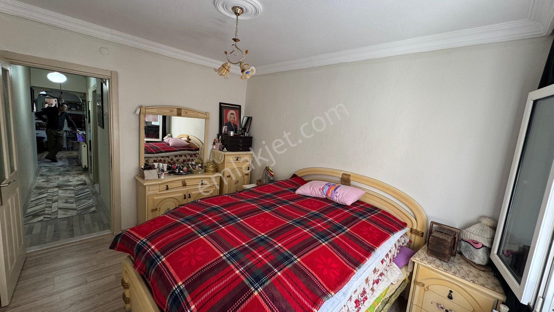 Üçkuyularda 2+1 Açık Otoparklı Tadilatlı Daire - Görsel 26