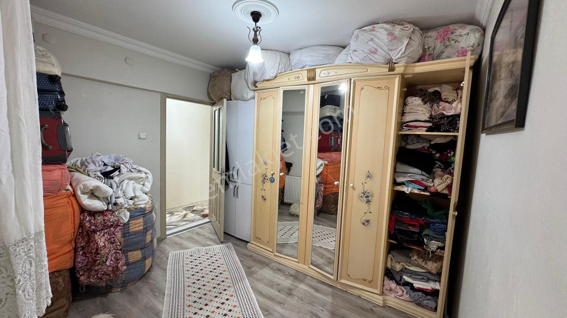 Üçkuyularda 2+1 Açık Otoparklı Tadilatlı Daire - Görsel 24