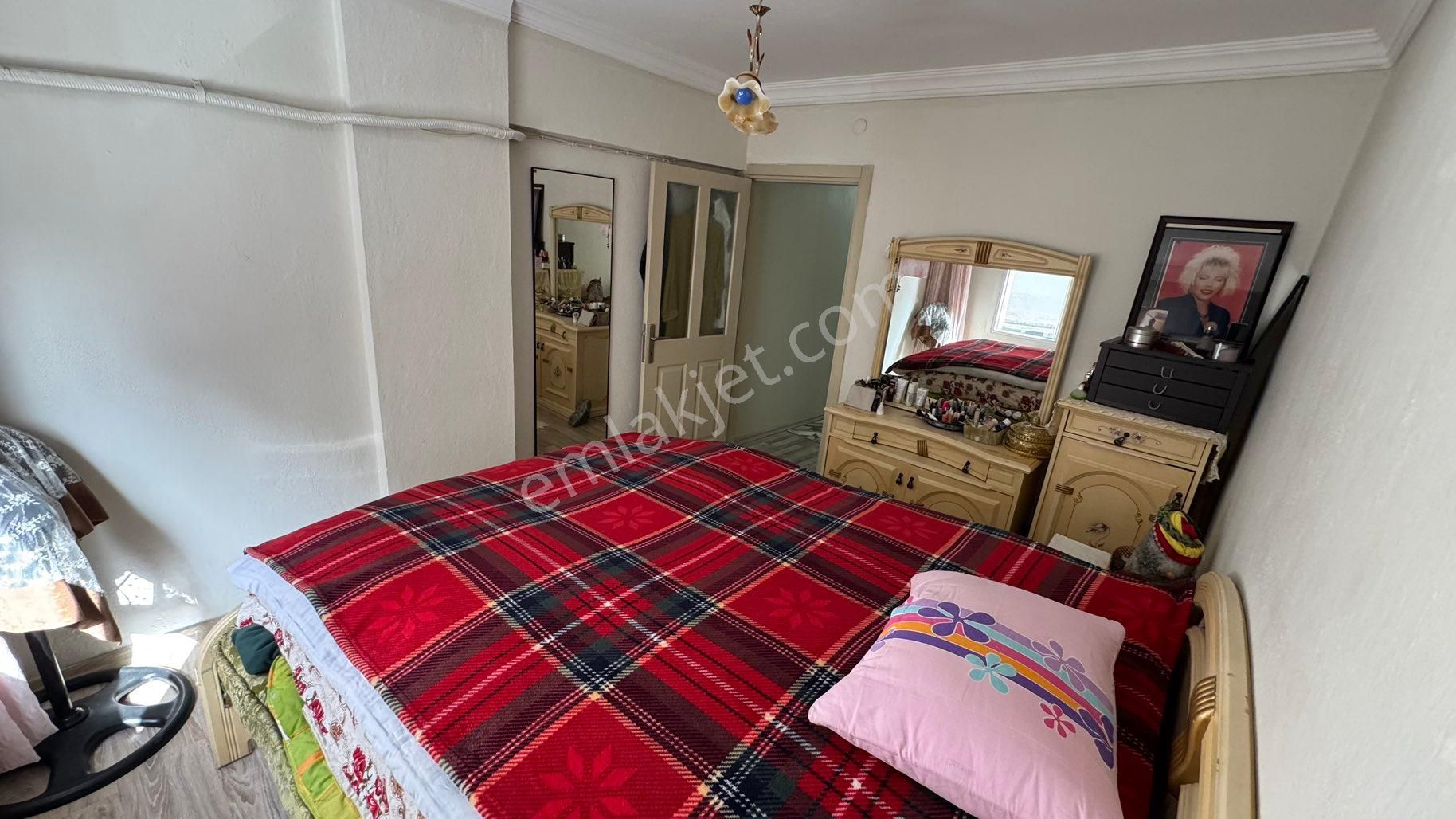 Üçkuyularda 2+1 Açık Otoparklı Tadilatlı Daire - Görsel 25