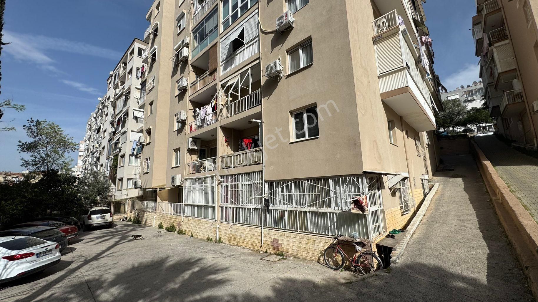 Üçkuyularda 2+1 Açık Otoparklı Tadilatlı Daire - Görsel 3