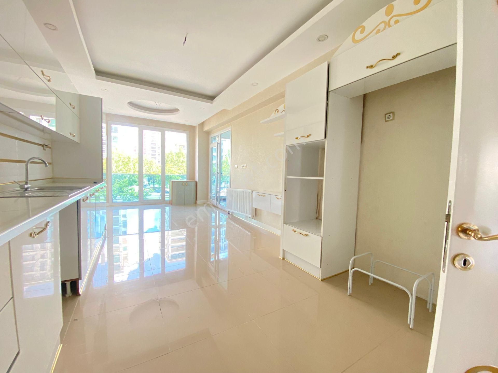 Kayapınar Stadyum / Fırat Bulvarı Üstünde 4+1 Lüks Daire