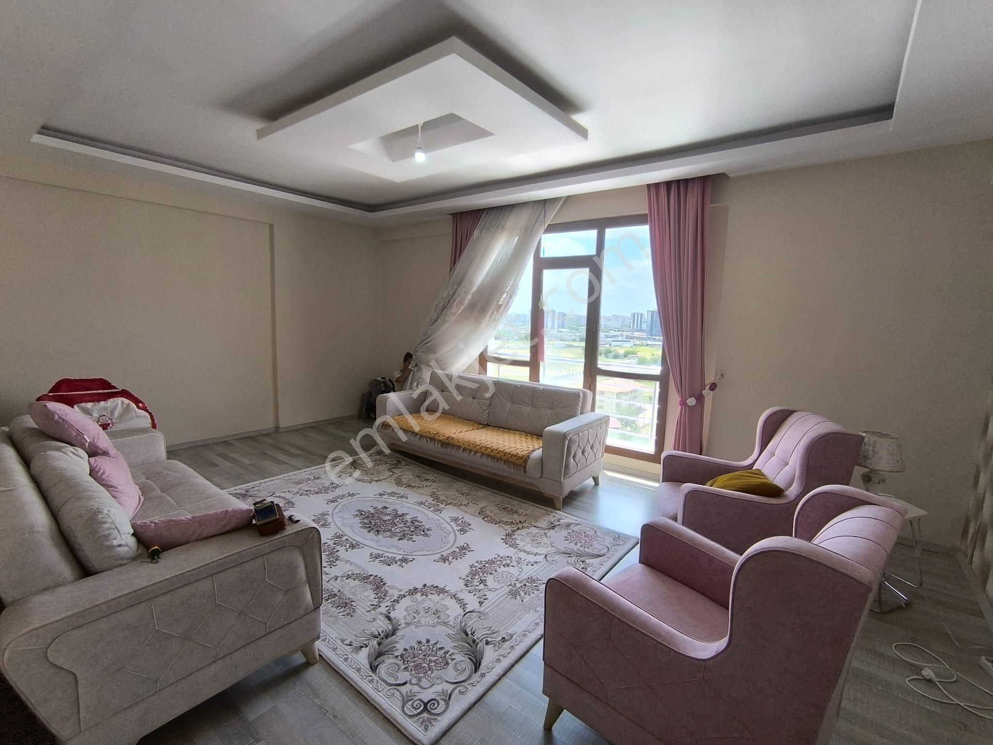 Fabrika Mahallesi Kaçmaz 2 Sitesinde 3+1 Satılık Daire..!