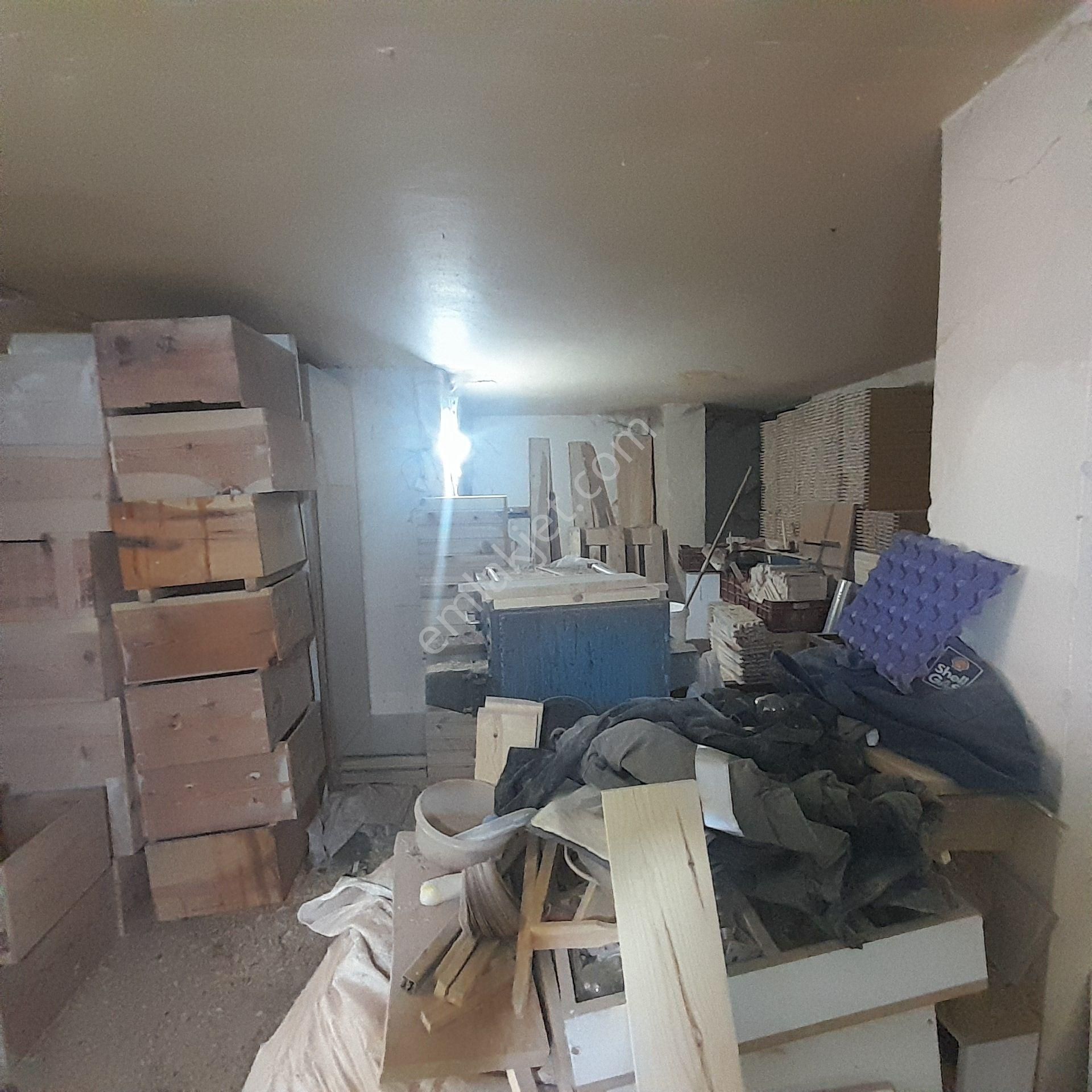 Hasanbeyde Pazar Sokağında Satılık Dükkan