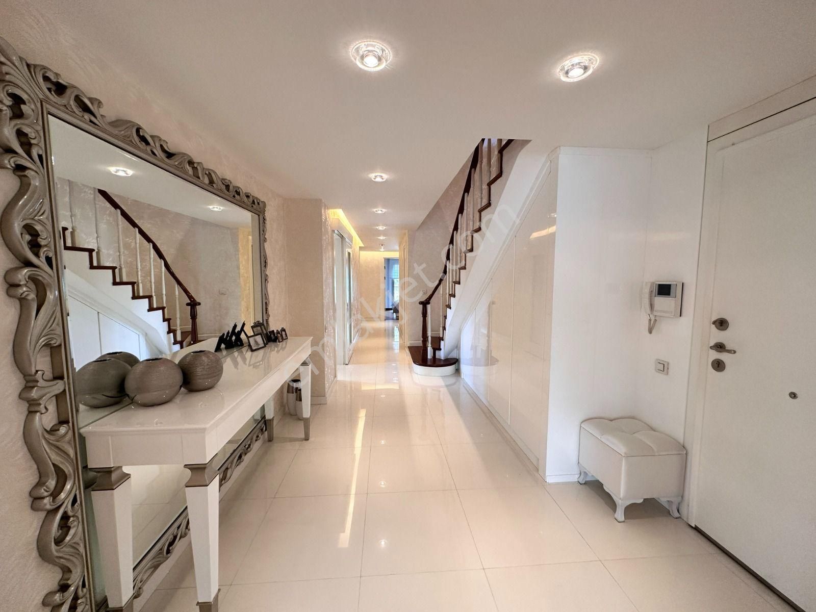 Secret House'dan Çift Girişli Ultra Lüks Eşyalı 5+2 Dubleks