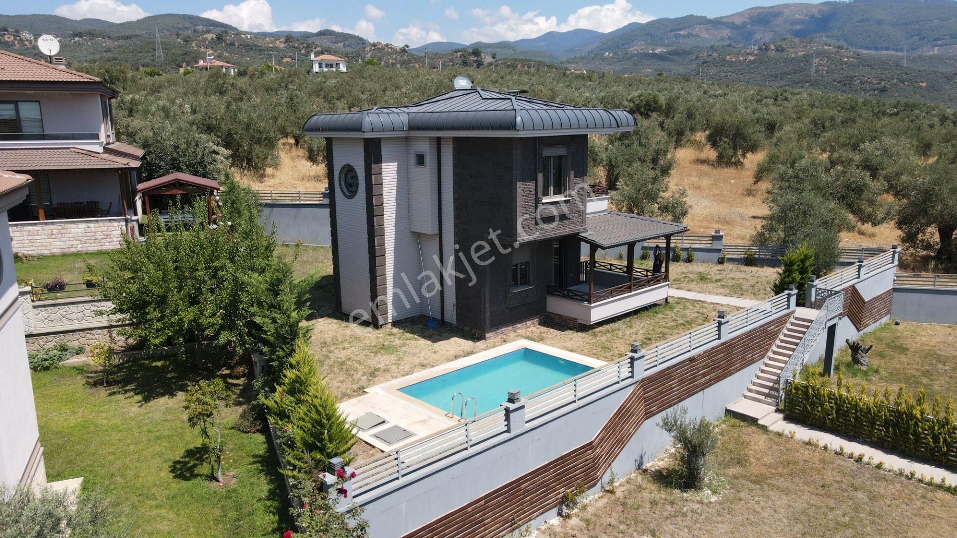 Irmaksudan Narlı Da Özel Havuzlu Bahçe Kullanımlı 3+1 Villa