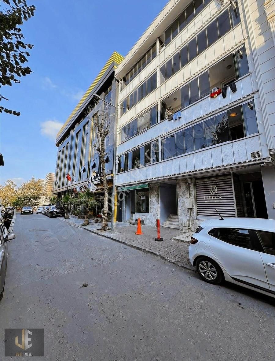 Orhangazi Mahallesi Merkezi Konum Satılık 2+1 Ebeveyn Banyolu