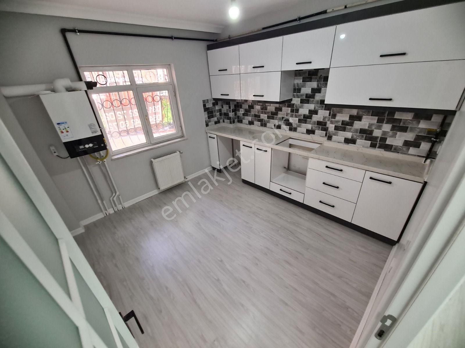 Etlik Şehir Hast./ Anteras Avm Yakını Giriş Kat Full Yapılı 3+1