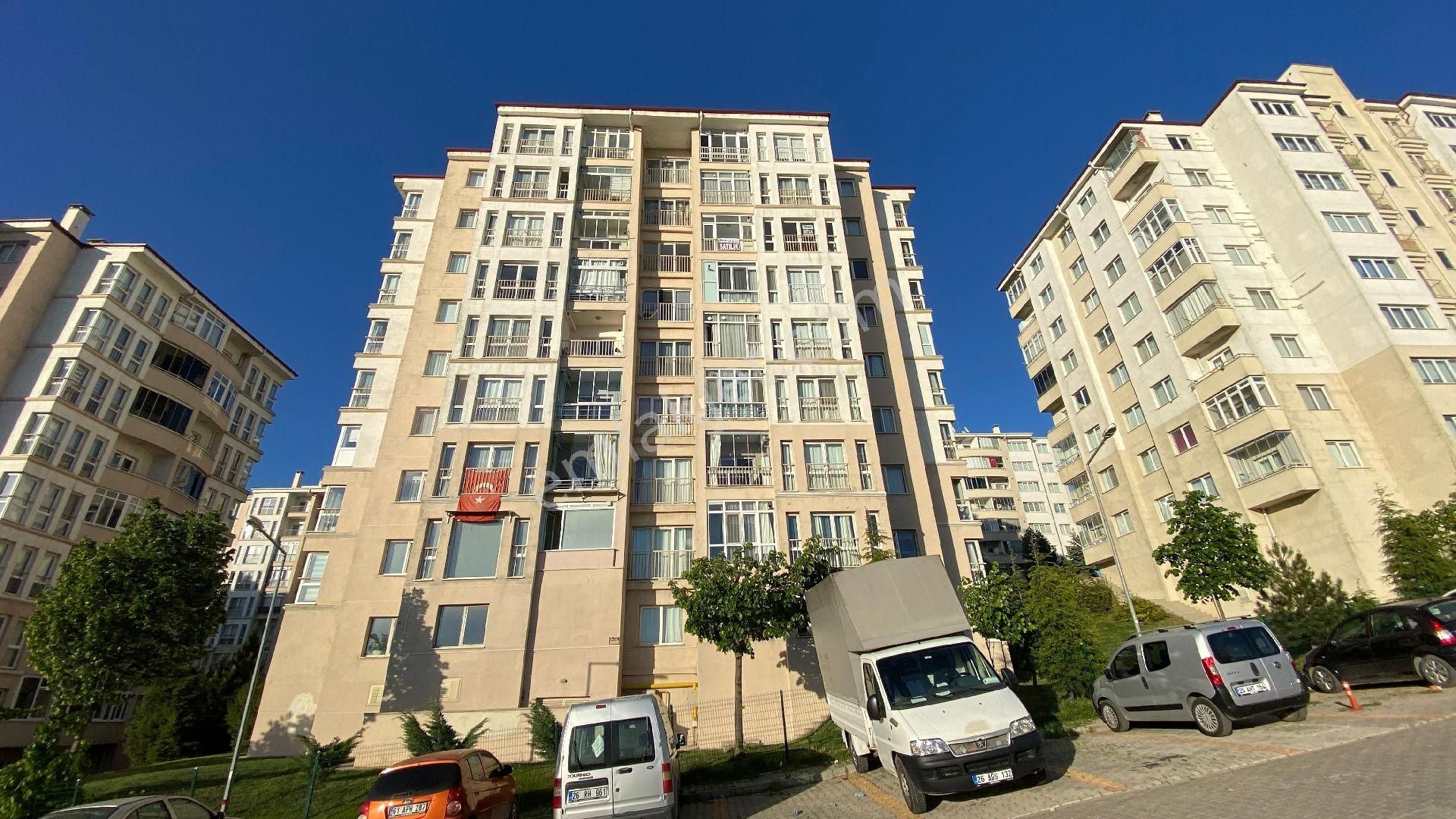 Pera'dan Karapınar Toki'de Şehir Manzaralı Satılık 4+1 Daire