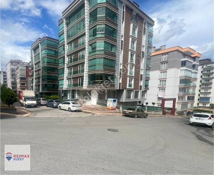 Atakum Köşe Başı 90 M Kare Dükkan