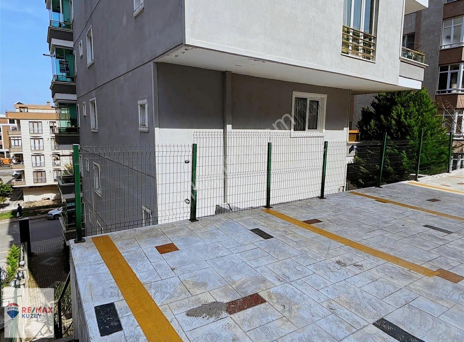 Remax Kuzeyden Eşyalı Deniz Manzaralı 1+1