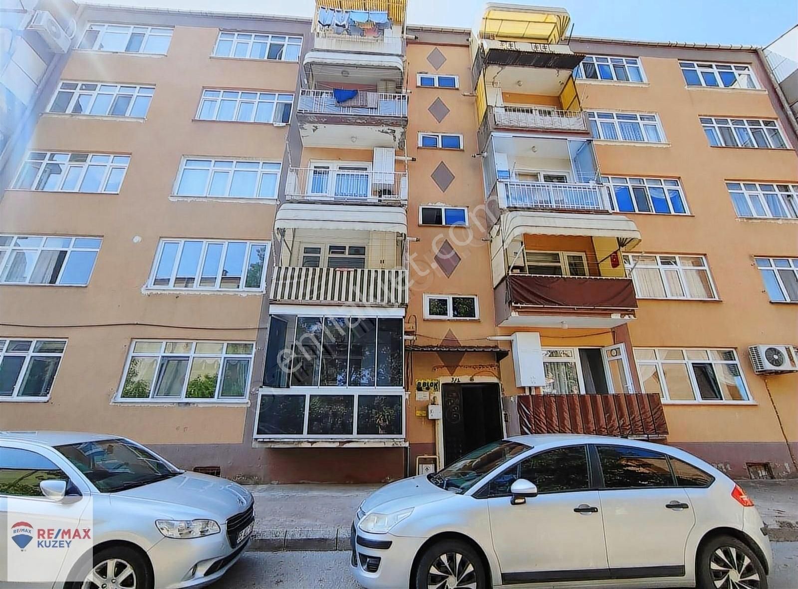 Remax Kuzey Eyüpten 740 Evlerde Satılık 2+1 Daire