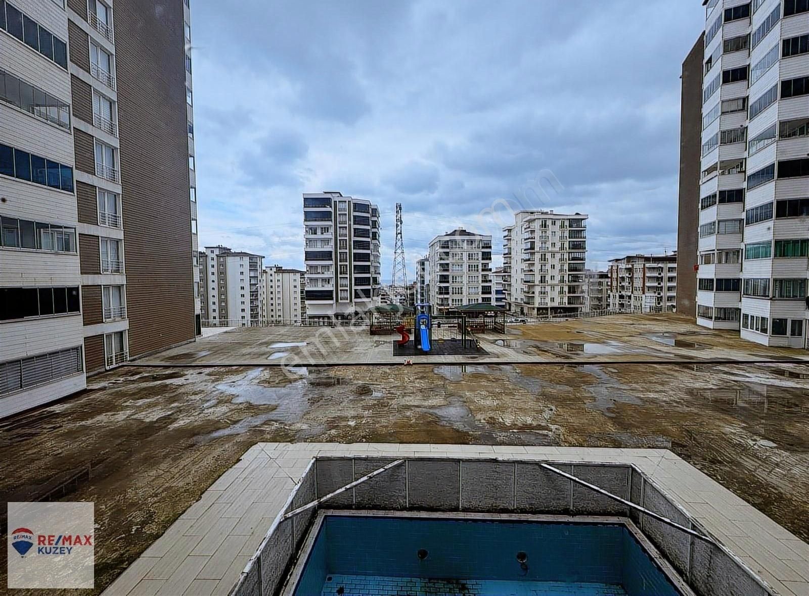 Muhteşem Deniz Manzaralı Atalar Rezidansta 2+1 Satılık Daire
