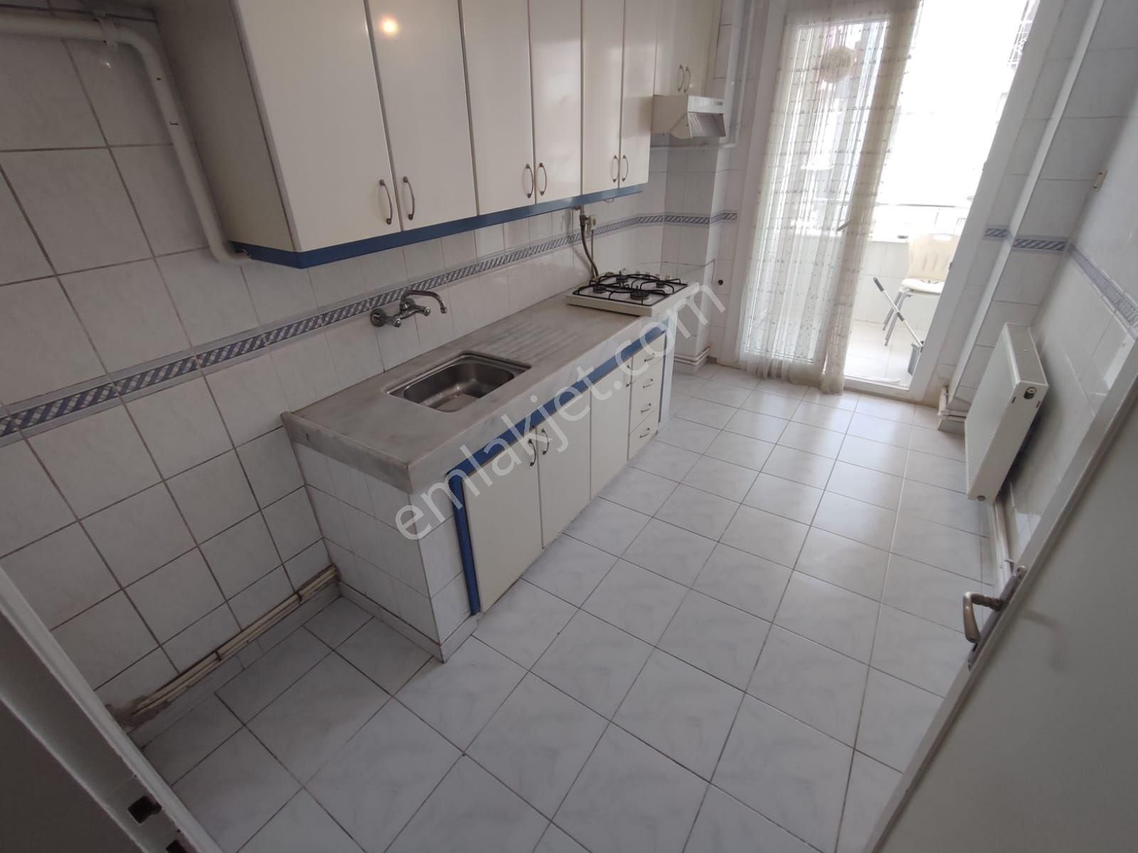 Necipfazılda Dogalgazlı Aylık Kiralık 3+1 Boş Daire