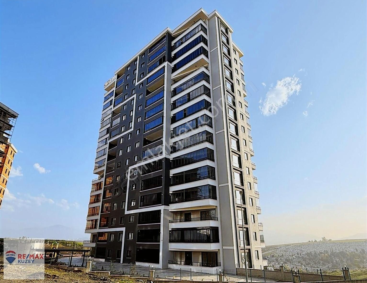 Kuzey Tower'da 160 M2 Lüx 3+1 Giyinme Odalı Muhteşem Daire