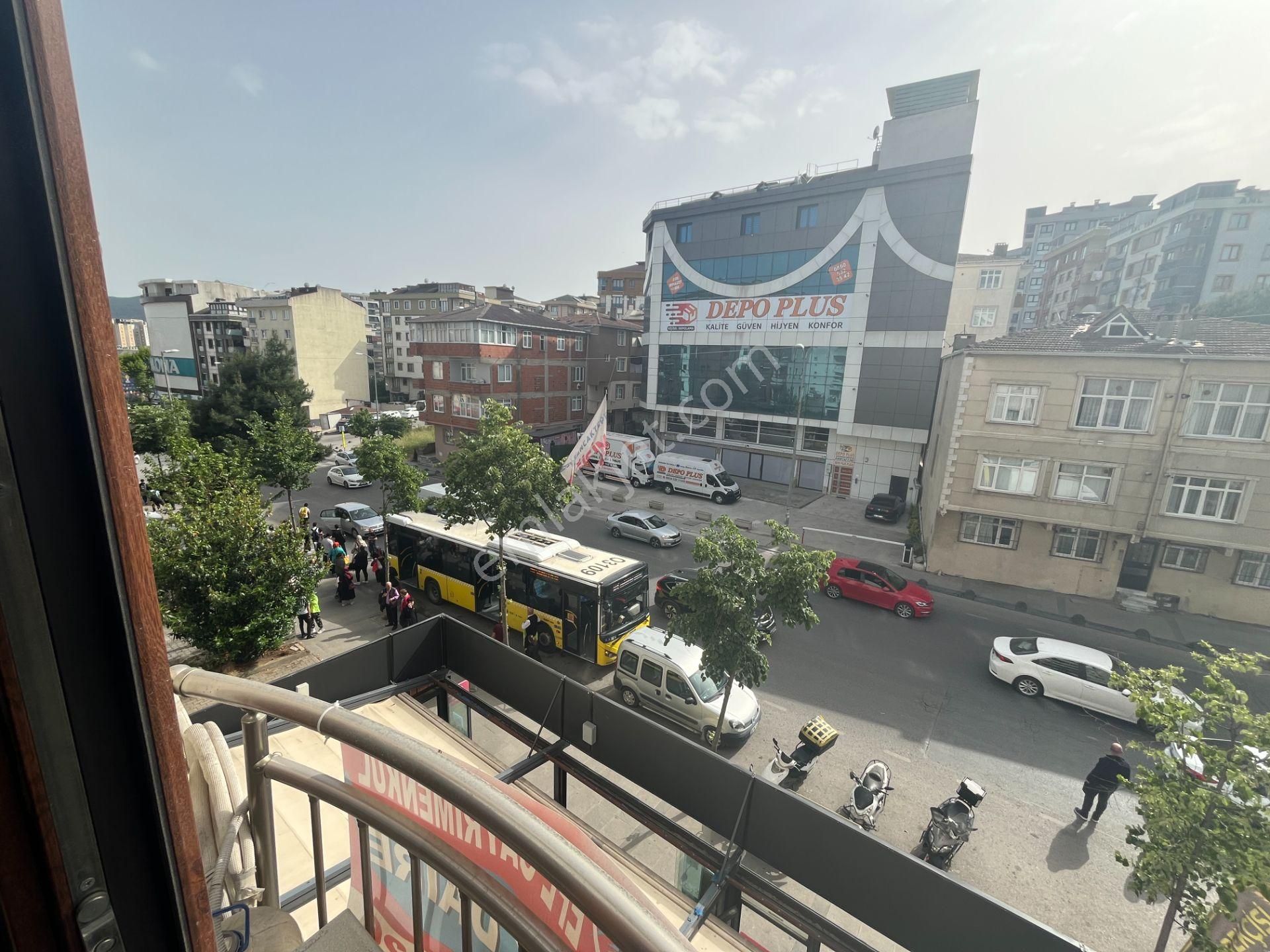 Cadde Üzeri Kat Mülkiyetli 3.kat 2+1 Daire Asansörlü Otoparklı