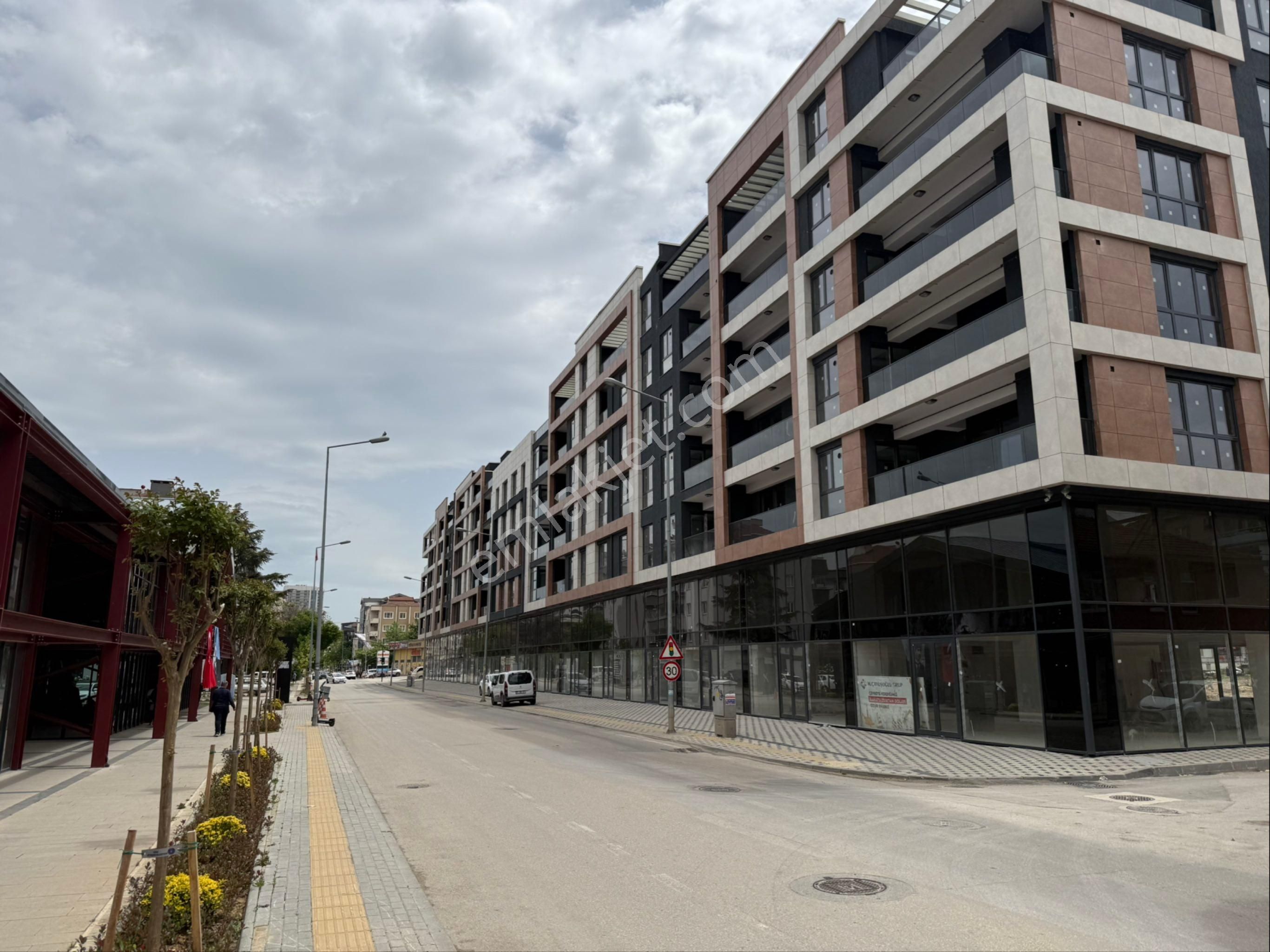 Beşevler Konak Cadde Üzeri Sıfır Satılık 3+1 Daire