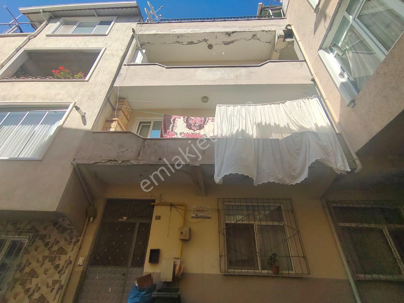 Bursa Osmangazi Yenibağlar 3 Daireli Teraslı Satılık Bina
