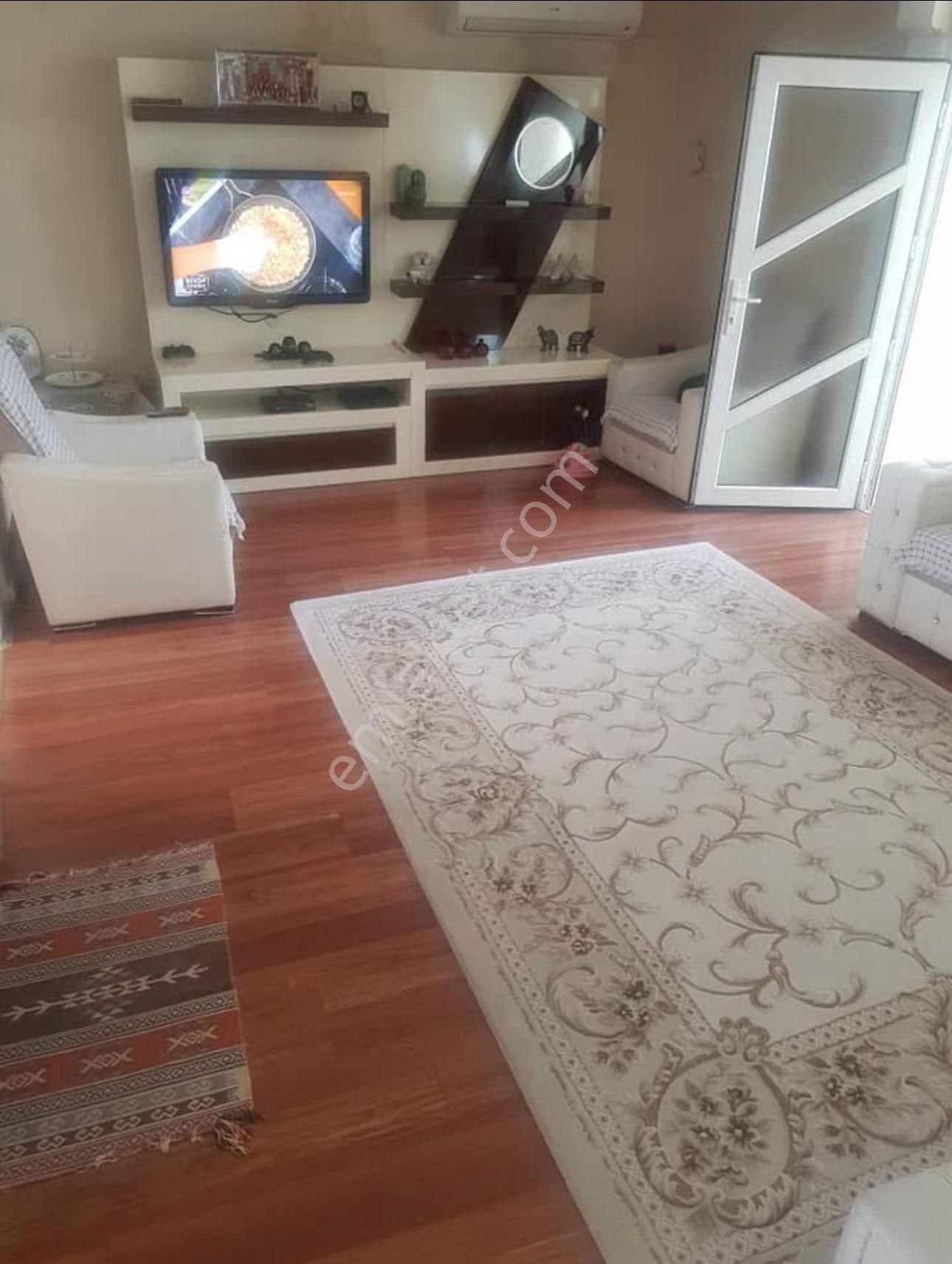 İzmirpark Avm Dibi 3 Katlı Mustakil Satılık
