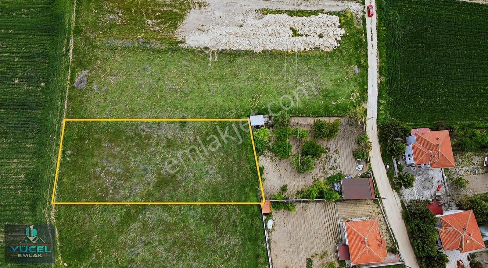Satılık Arsa Yazıköy Girişinde Villaların Karşısı