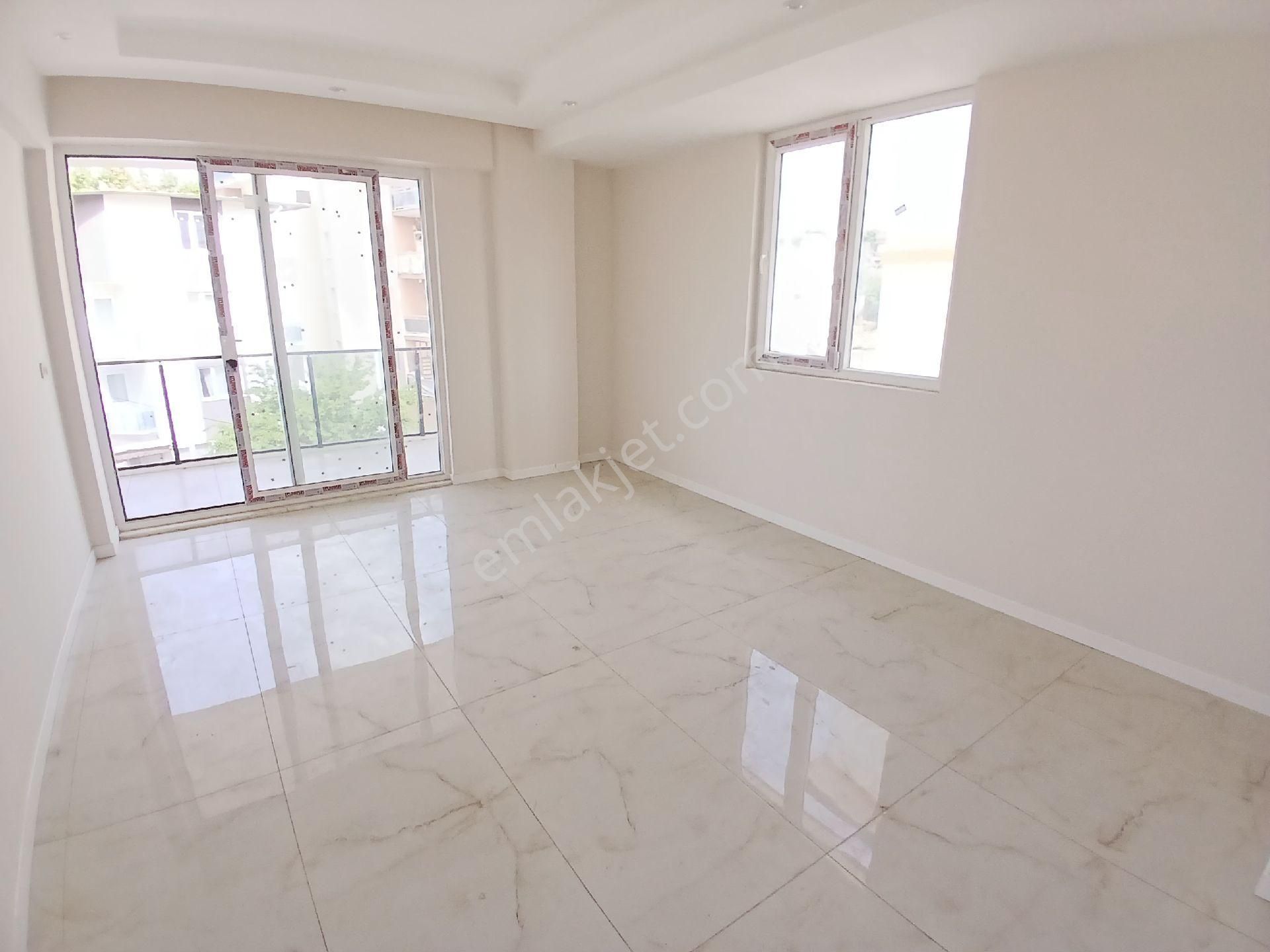 Muratdede'de Ön Cephe 125 M2 3+1sıfır Daire.