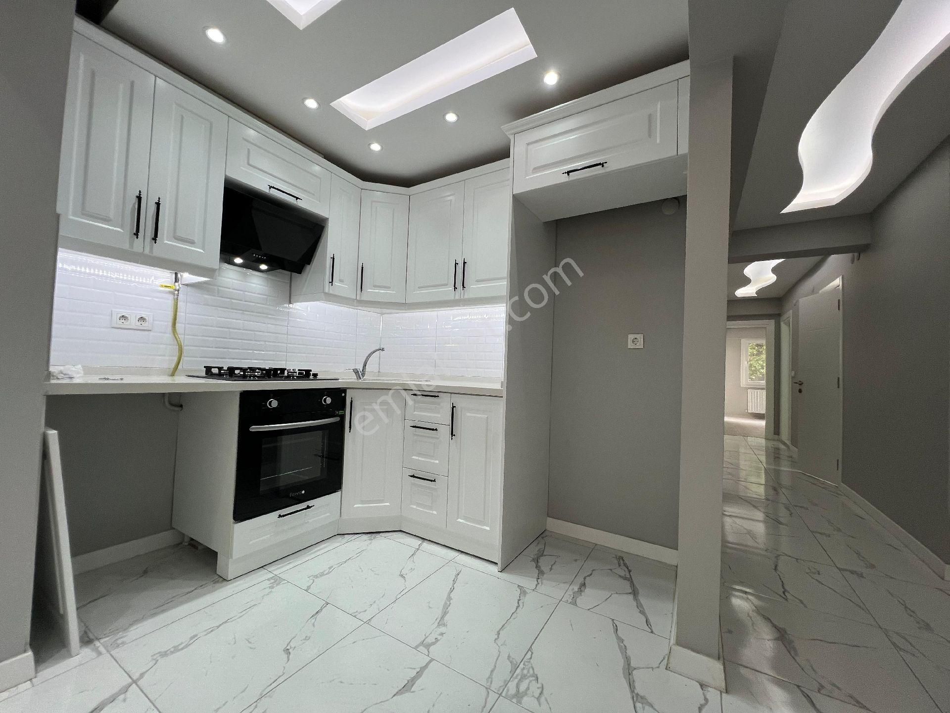 İnönü Caddesinin 1 Arka Sokağında 3+1 Park Manzaralı Lüks Daire