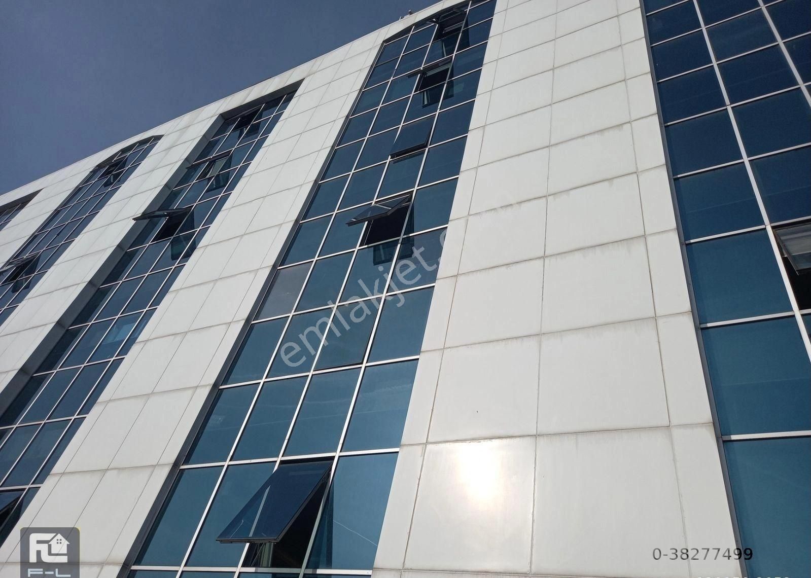 F-l Emlaktan Kavacık Beykozda Plaza Katı Hazır İşyeri Ofis Mağaza