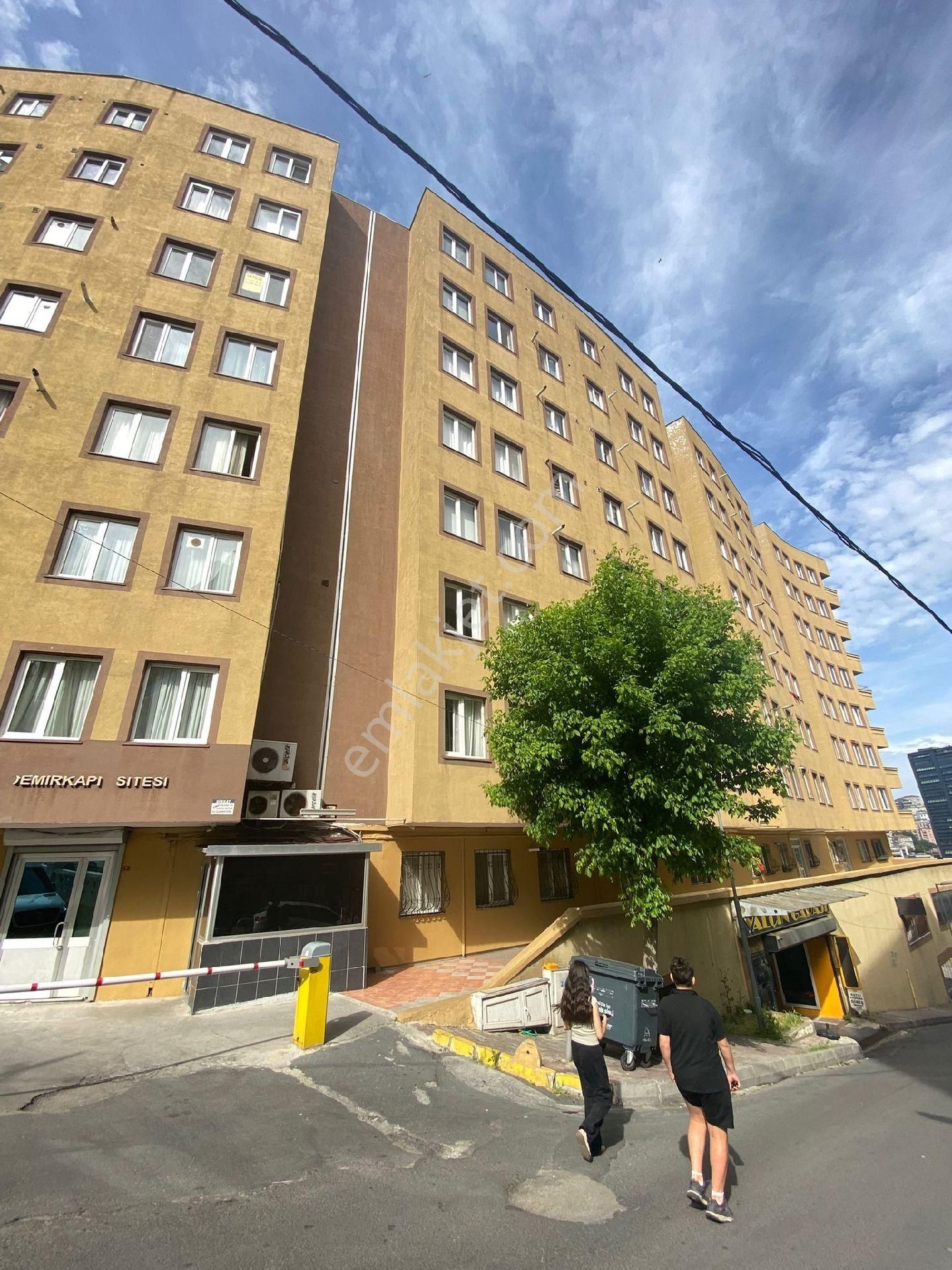 Şişli 19 Mayıs Etfal Altı, Yeni Bina, Otoparklı 2+1