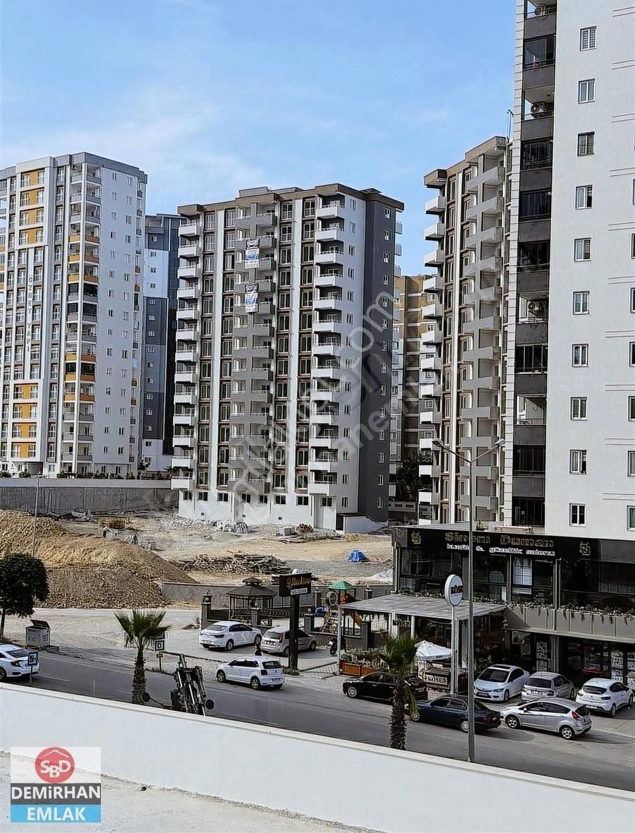 Demirhan Emlak'tan Çarkıpare'de Cadde Üzeri Ultra Lüx 1+1