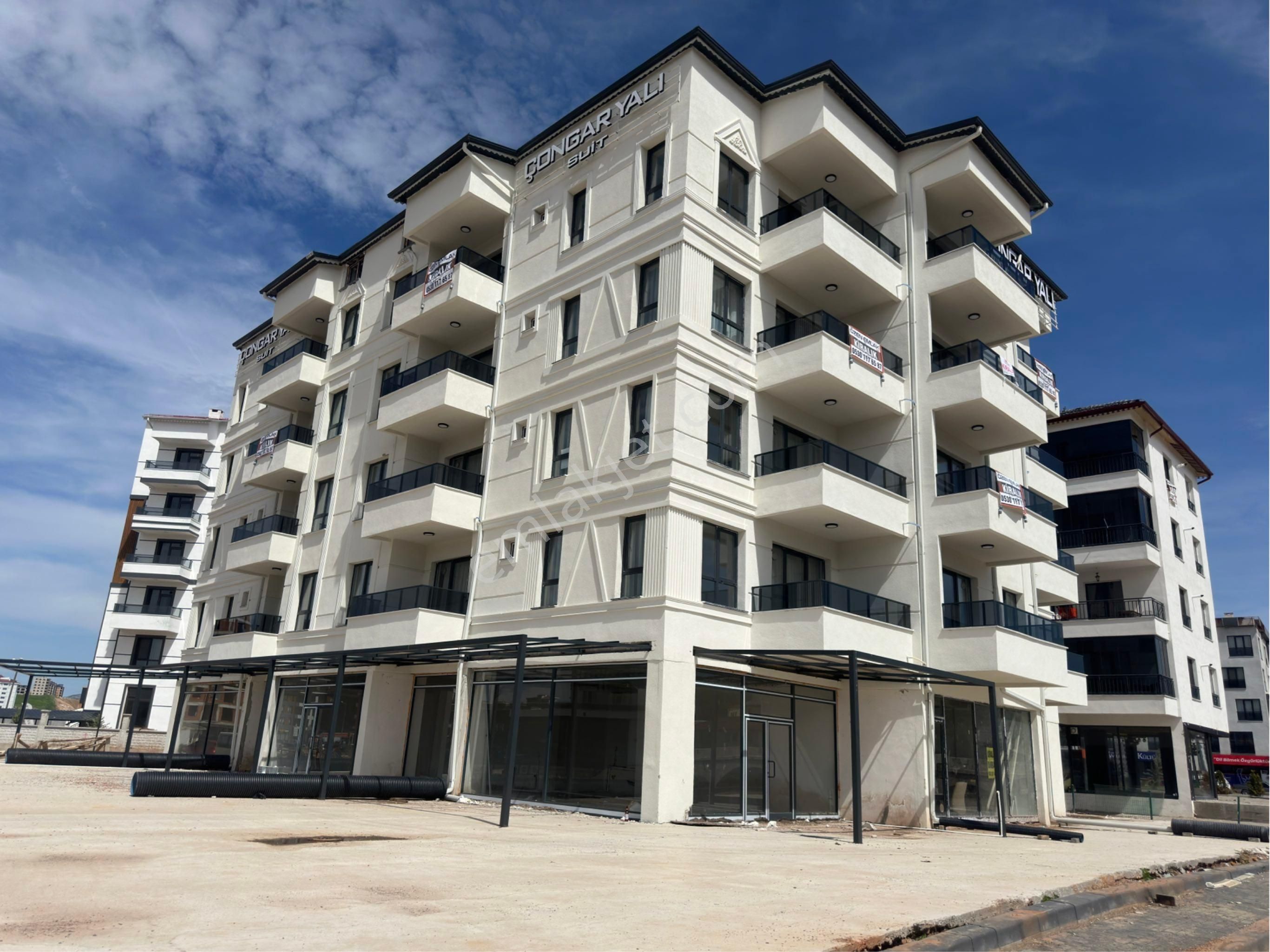 Şahbaz Emlak’tan- Üniversite Bölgesinde Ful Eşyalı, Faturalar Dahil Kiralık Daireler