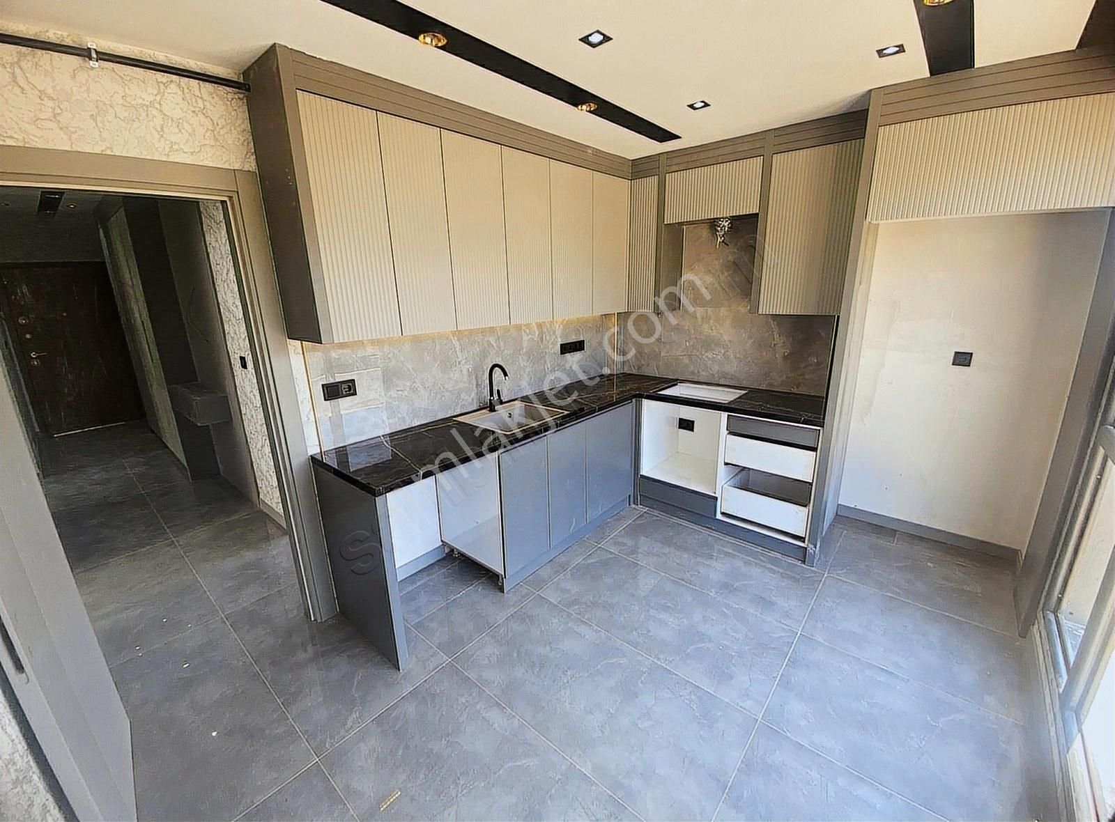 Yaşampark Bölgesinde Lüks İşçilik 2+1 Satılık Sıfır Daire