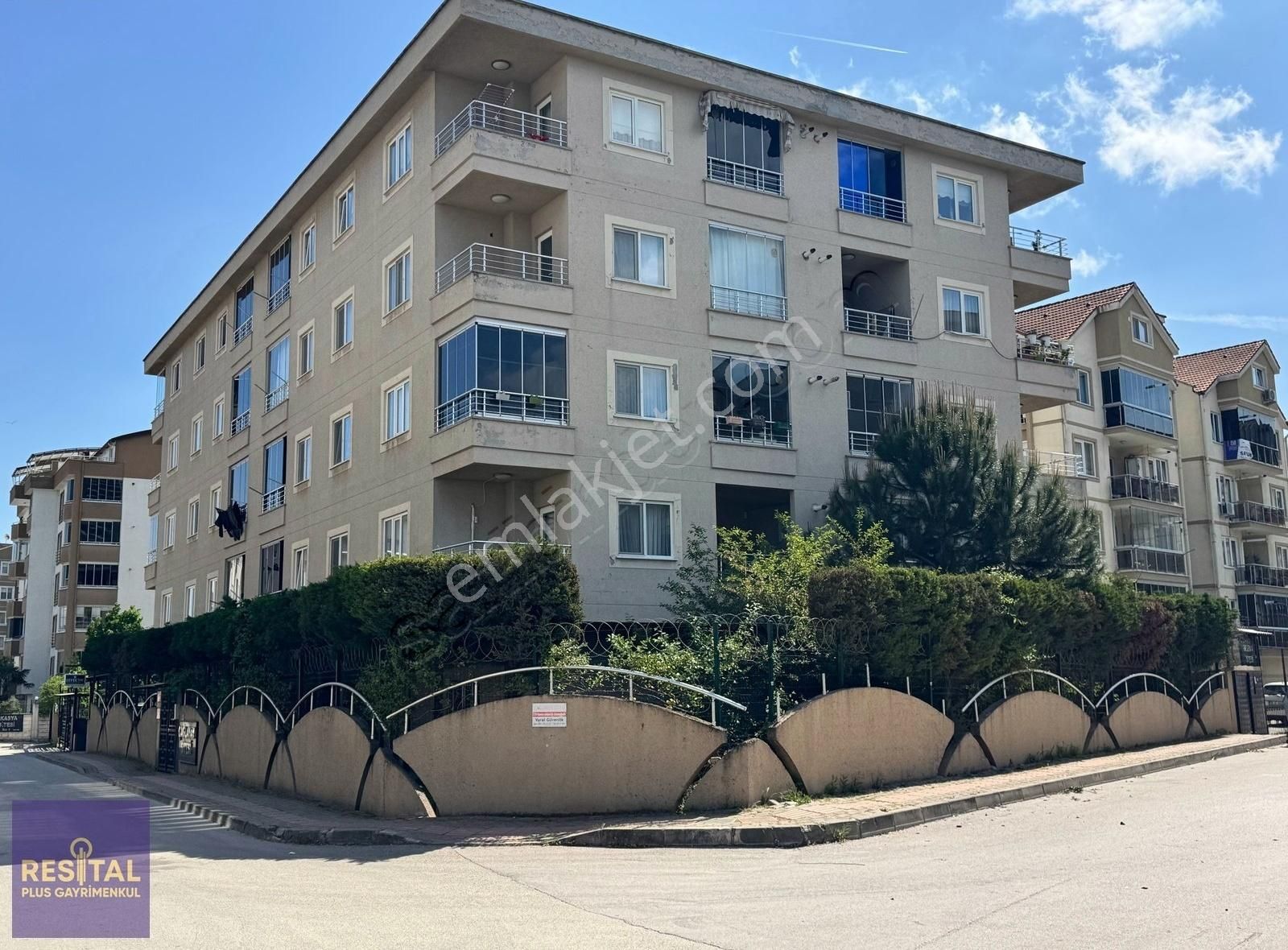Geçit Mahallesi Özdilek Avm Arkası Satılık 3+1 Arakat Daire