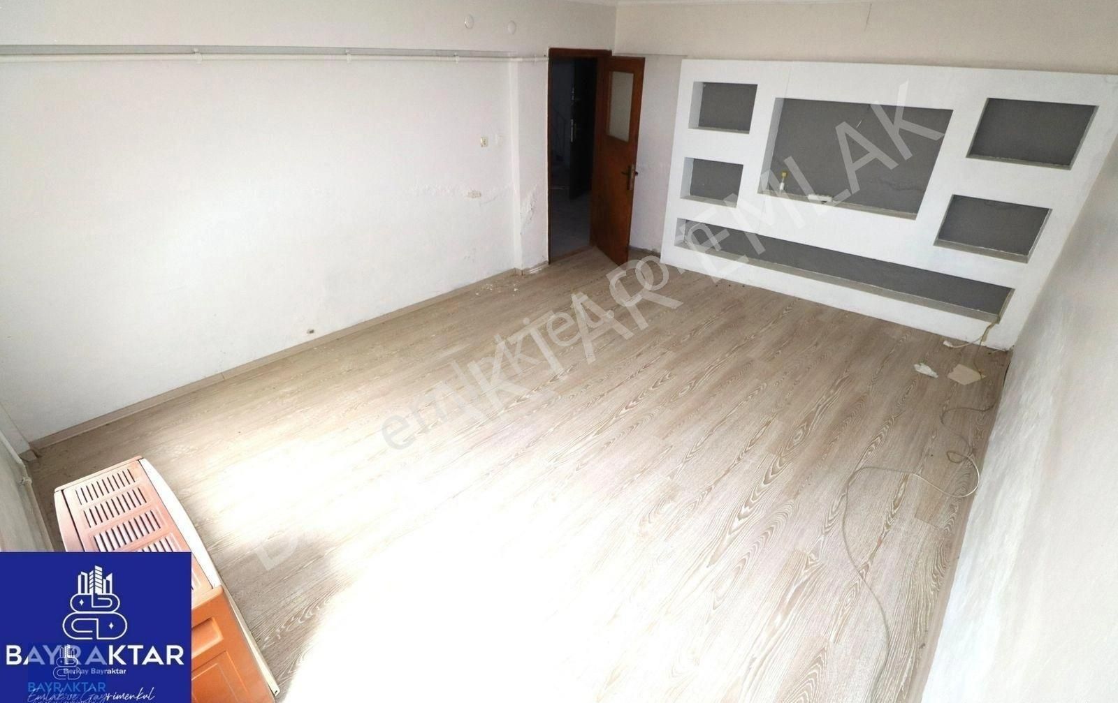 Bandırma 17 Eylül Mahallesi'nde Bahçeli Kot 1 Kiralık Daire Bayraktar Emlak'tan(açıklamayı Okuyunuz)