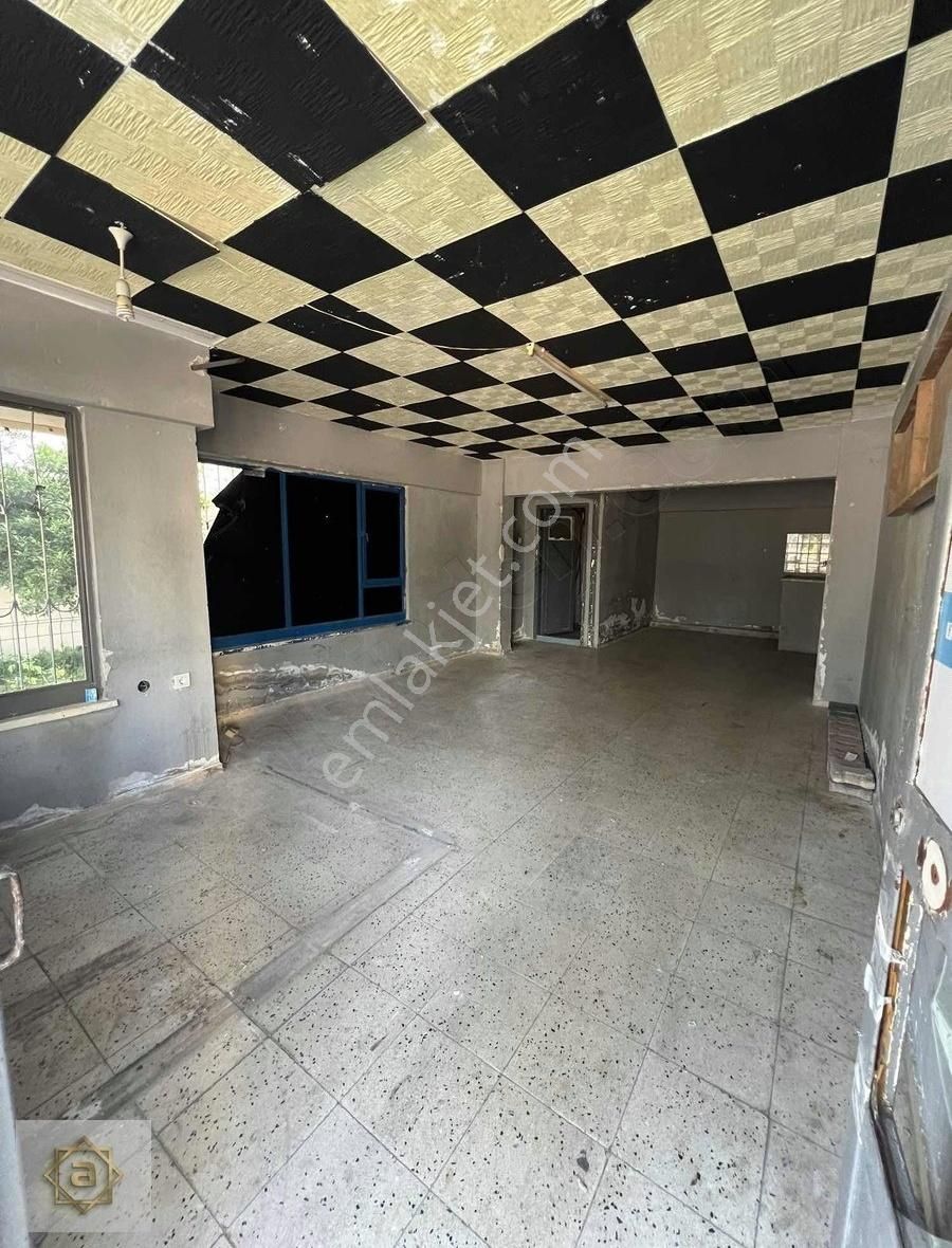 Karpuzkaldıran Askeriye Karşısı Satılık Dükkan