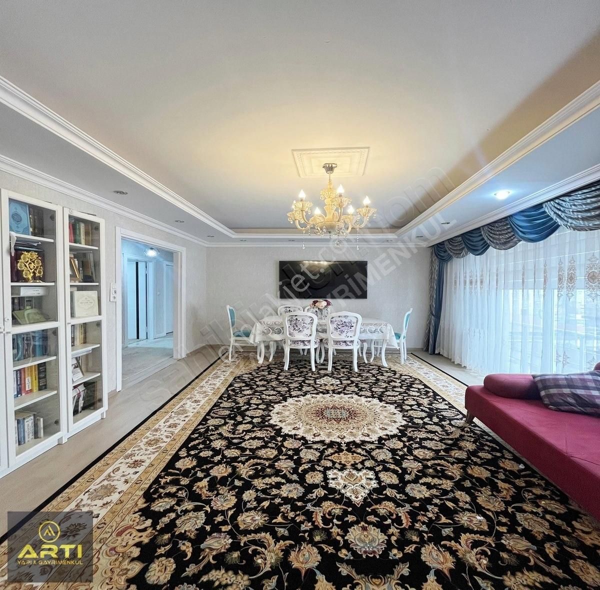 Beylikdüzüne Komşu Aile Sitesinde Full Konsept 2+1 Satılık Daire