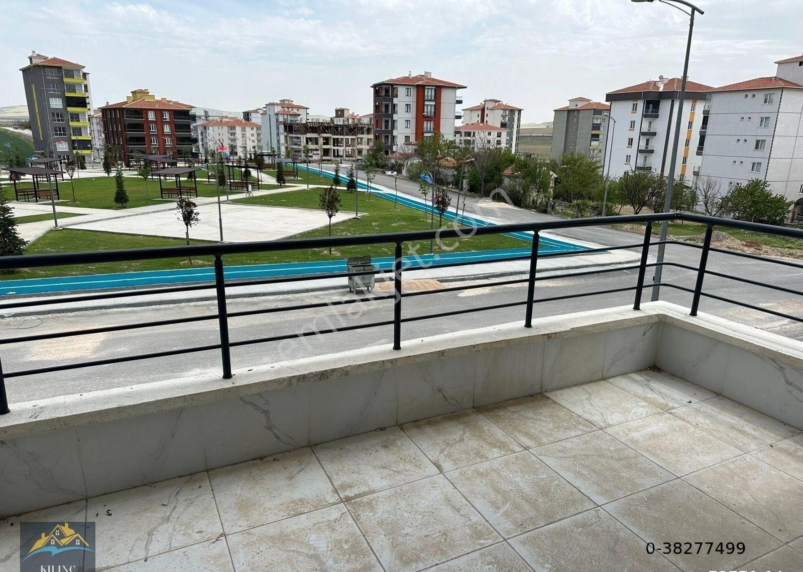 İstiklal Mahallesinde Mükemmel Konumda 3 Cepheside Açık Park Manzaralı Ara Kat Sıfır Daire...