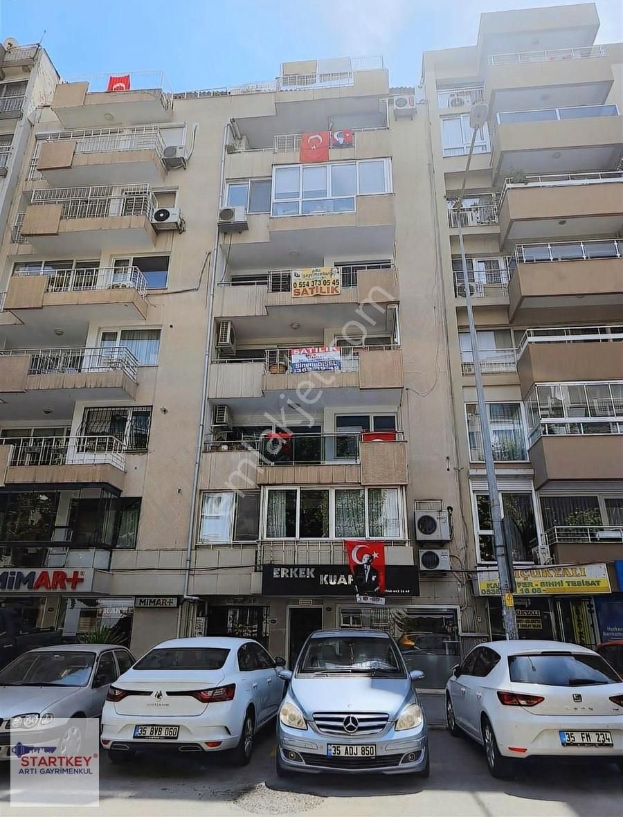 Küçükyalı Mithatpaşa Caddesinde Satılık 3+1 Daire